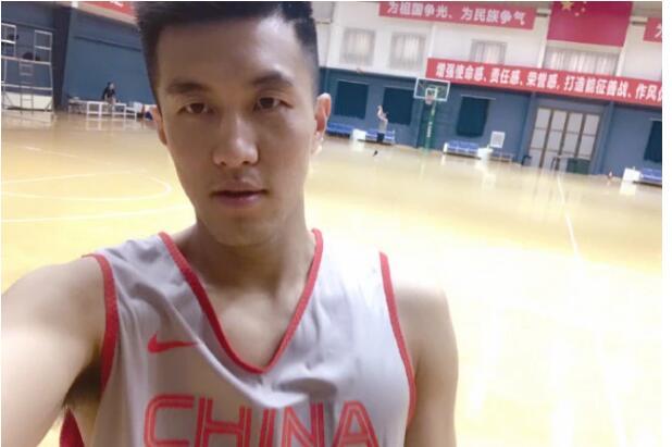 郭艾伦招募林书豪加入中国男篮，退役前有可能来辽宁男篮打球！