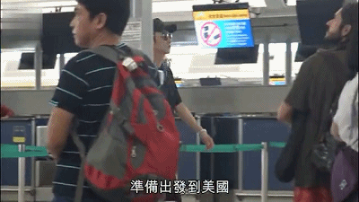 洪欣张丹峰带女儿游美国一个月修补感情，两夫妻有说有笑感情好