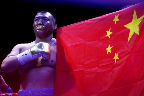 真正的无冕之王!中国泰森张君龙综合实力超越世界拳王鲁伊兹