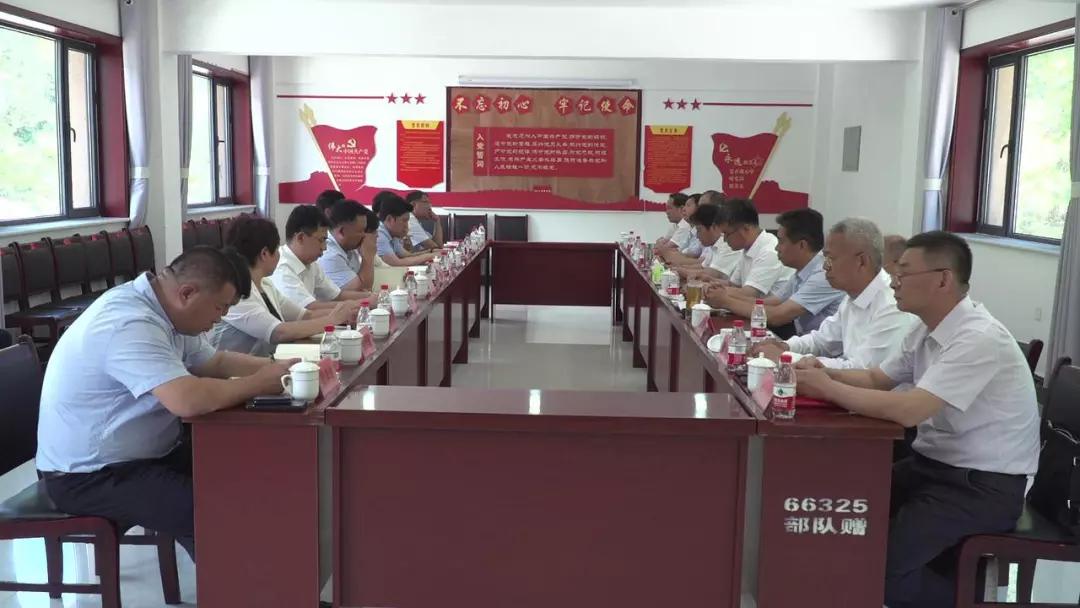 阜平县委书记带队!开展“一学习三热爱”主题宣传教育活动