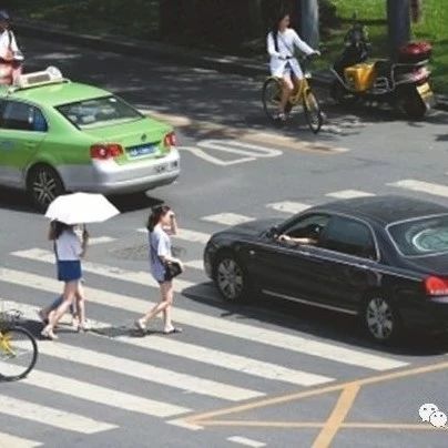 为什么左转要转大弯右转要转小弯？老司机多年经验总结