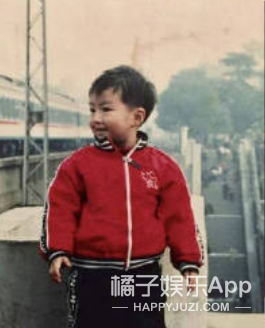 百度知道向张艺兴道歉 杨丞琳不介意李荣浩眼睛小