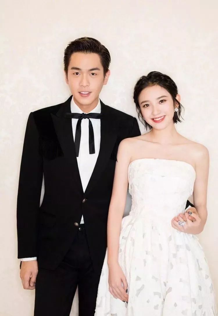 张若昀唐艺昕大婚:相信爱情的人,迟早会和爱情相遇