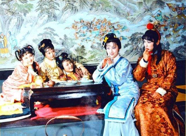 尤二姐:在豪门生存,脑子比美貌更有用
