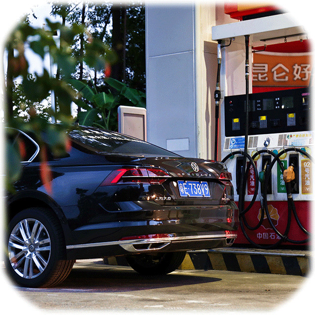 车长超5米，大众行政级轿车，实测油耗竟出人意料的亲民！