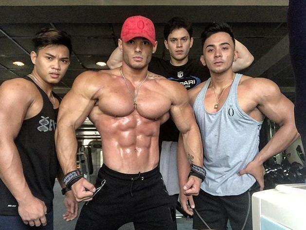 四届奥赛健体冠军,只用了4个月增肌20斤,吃药吃粉?呵呵?