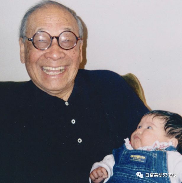 The only family that has been rich for more than 15 generations, at the age of 22, she lay down and crushed half of the celebrity circle.