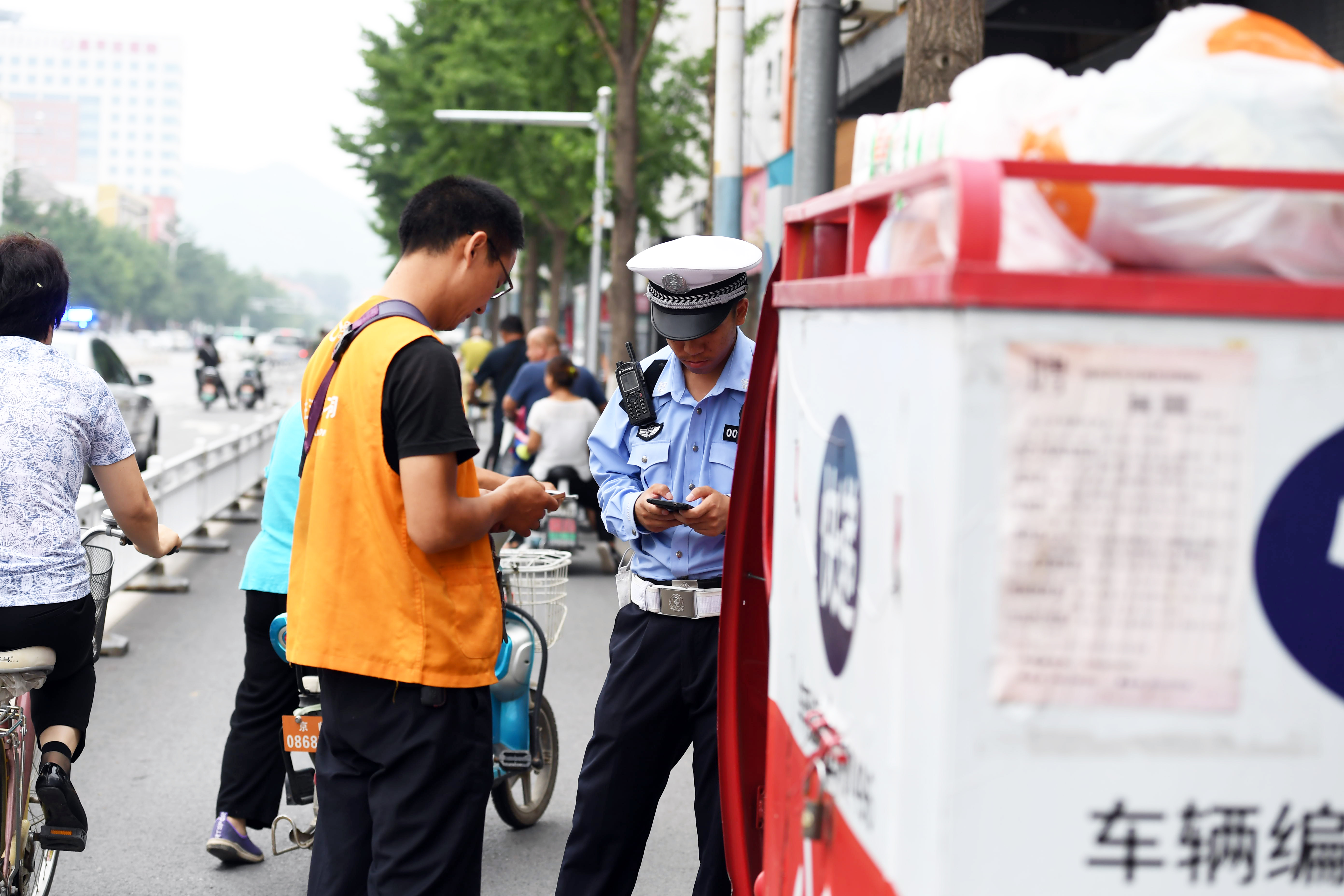 快递、外卖电动车横冲直撞的日子到头了！北京交警这招大快人心