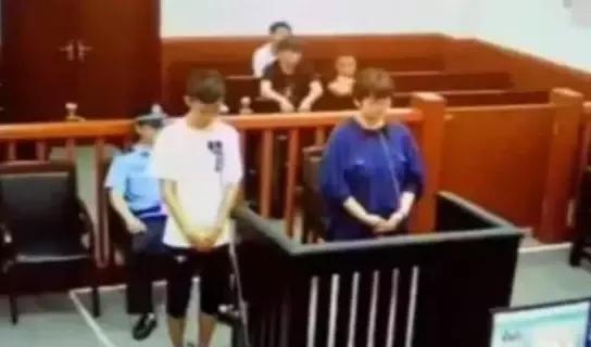 疯狂的直播电商：卖惨、卖良心、卖假货！有人1小时赚1辆奔驰