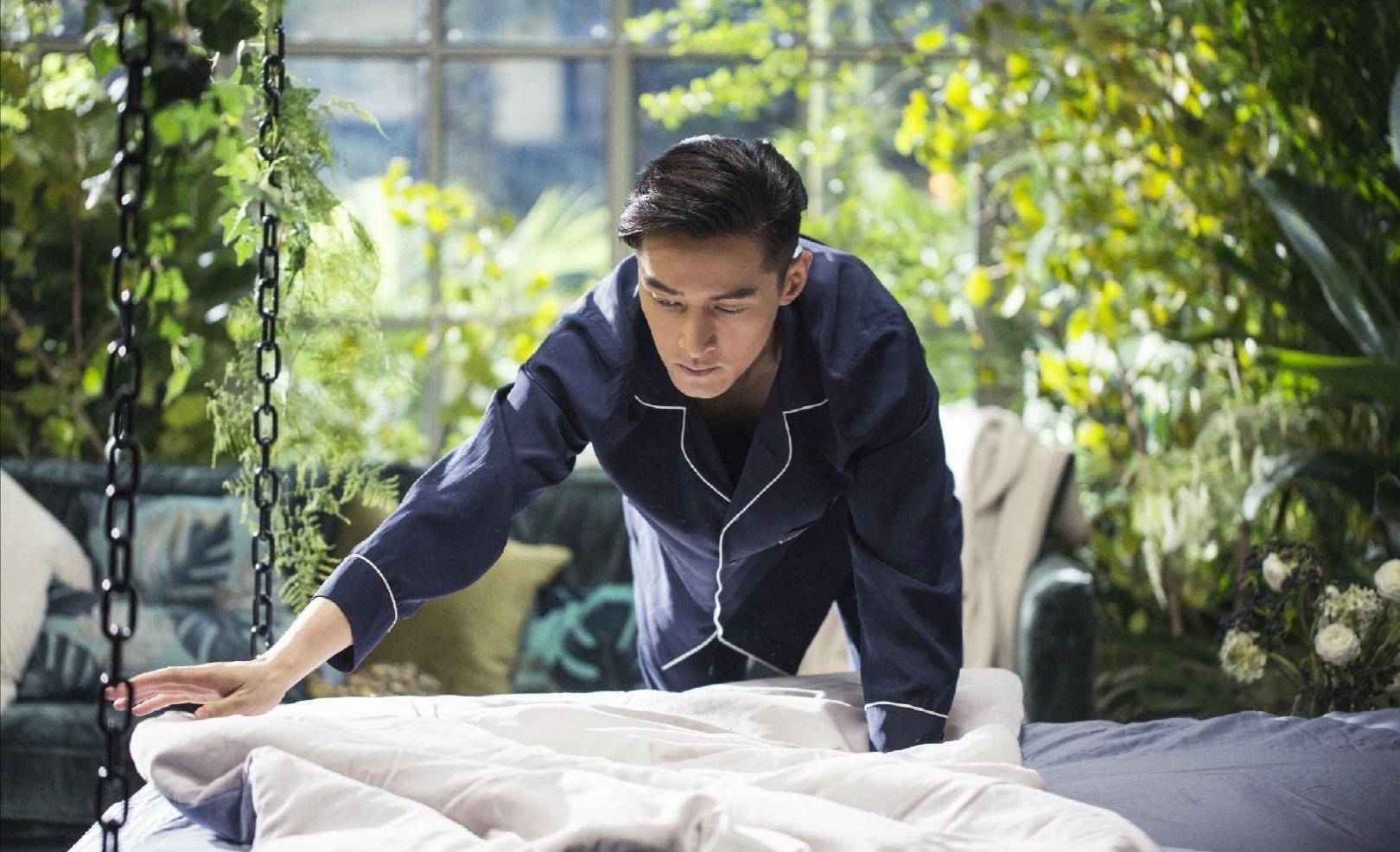 继公益接地气形象之后，胡歌广告也“翻车”？胡子拉碴变文艺青年