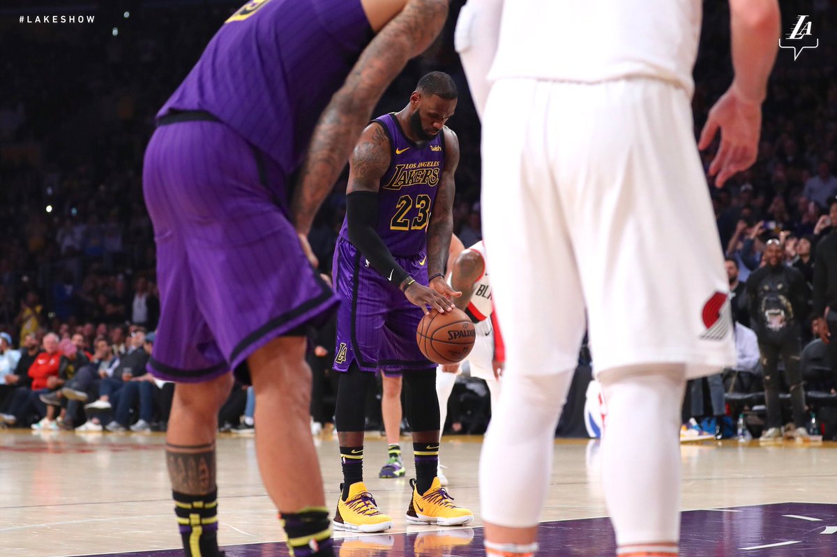 詹姆斯升至历史得分榜第5位，魔术师等人发文祝贺