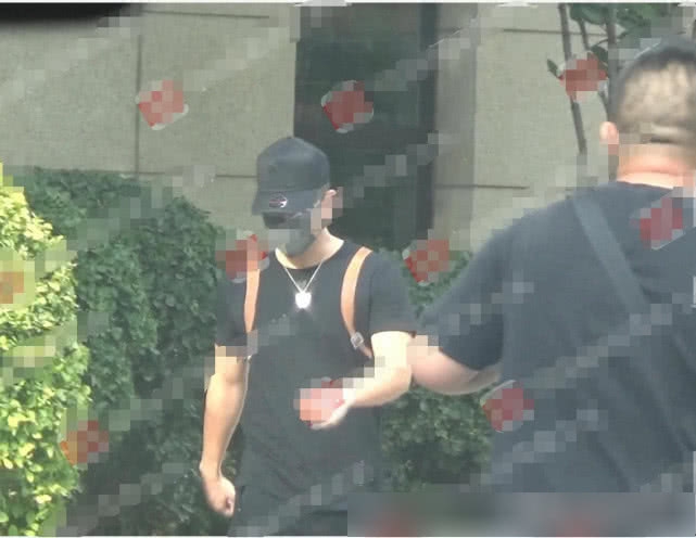 曹云金被曝出轨新进展！豪宅幽会美女共度2小时