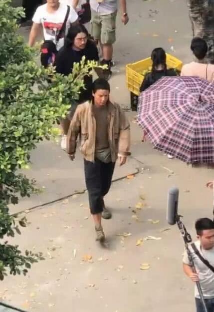 吴彦祖最新照片“M字秃”越发明显，网友表白：就算他秃了我也爱