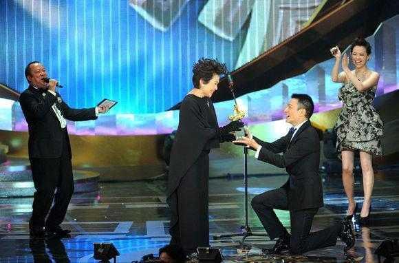 杜海涛下跪,谢霆锋下跪,刘德华下跪,差距不是一般的大!