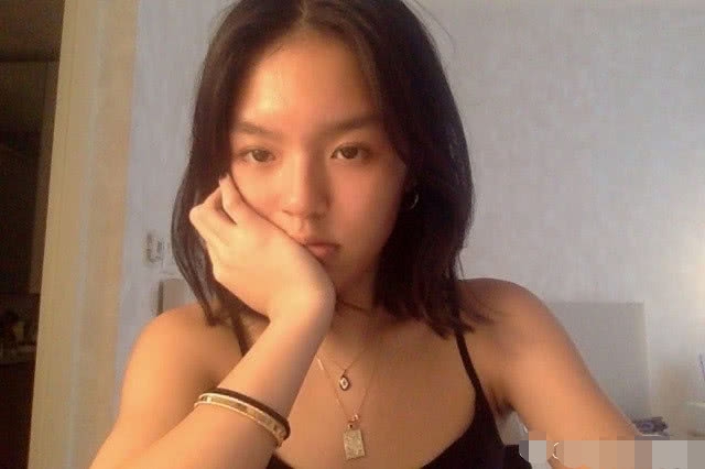 李咏女儿归来，用特殊的方式纪念父亲，哈文用9个字力挺！