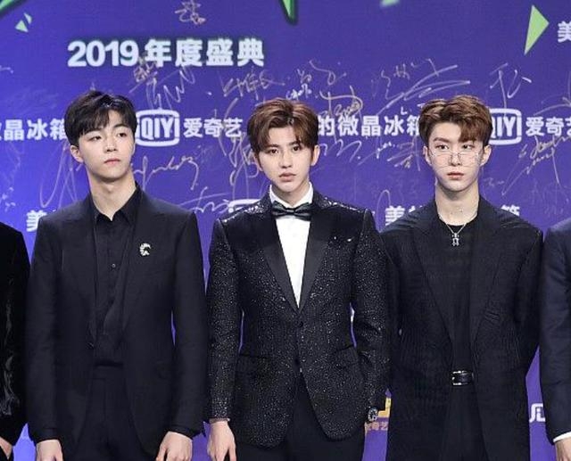 爱奇艺尖叫之夜明星造型PK：吴谨言成灾难，吴亦凡被吐槽罗圈腿！