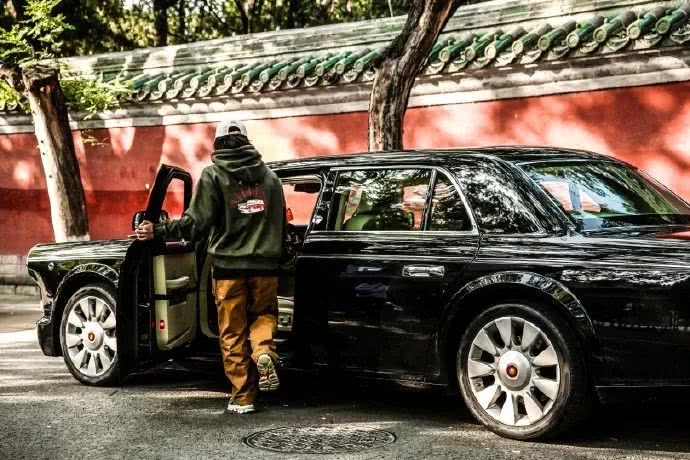 别再买阿迪耐克了，这12双国潮运动鞋已经完爆巴黎世家了！