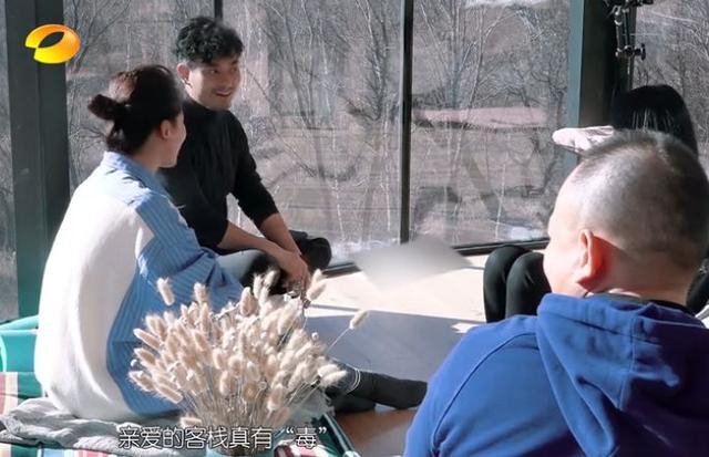 章龄之跟陈龙上节目被指全程不恩爱！章龄之回应：小作怡情