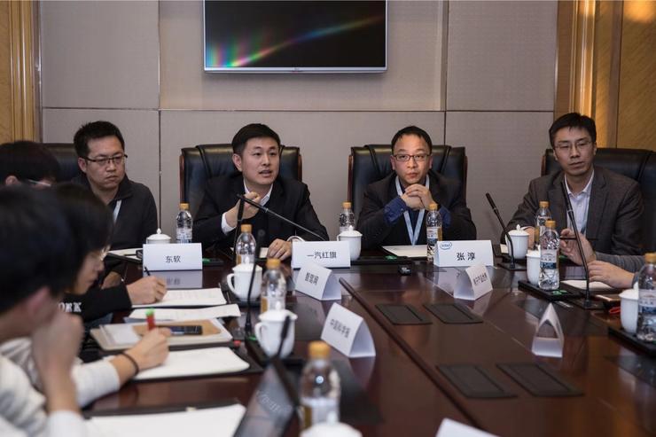 汽车人机交互变革，体验英特尔如何用软件定义驾驶舱