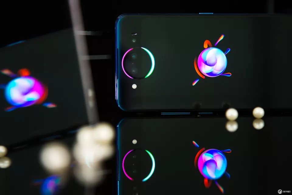 vivo NEX 双屏版图赏：既是实力派，也是「双面派」
