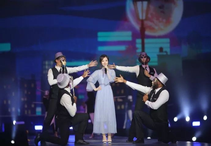 学猫叫红遍南韩，踢掉火箭少女，还扯上了张艺兴！斗鱼一姐真的火了？