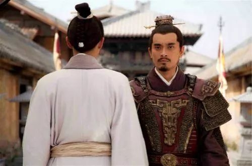 又挖出一宝藏女孩，相识15天就订婚，还和薛之谦胡彦斌爱过