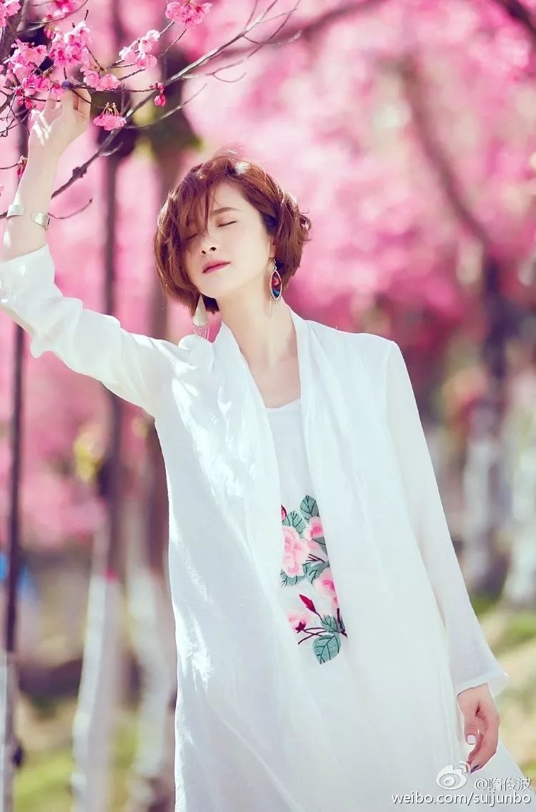 又复出了，已经隐婚生子！但没人知道她老公是谁