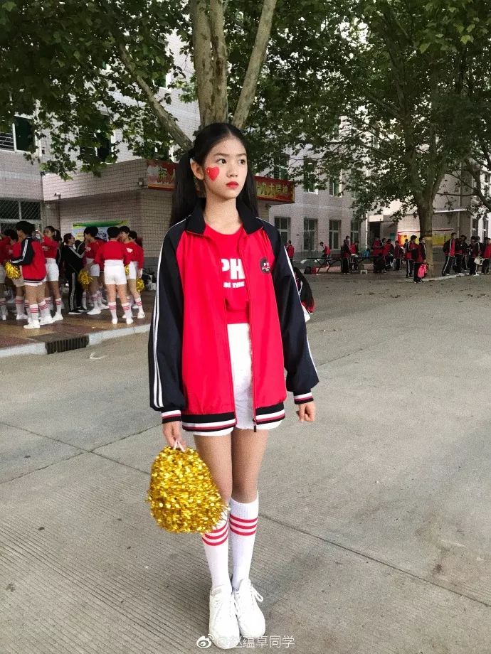 才13岁！就美到能演佟丽娅的少女期还搭档李易峰，什么来头？