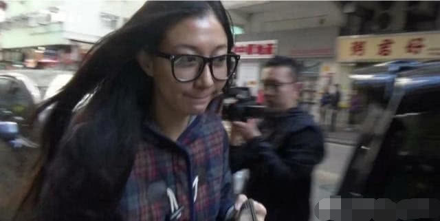 吴绮莉已经在为年轻时犯下的错买单，成龙为何可以沉默不语？