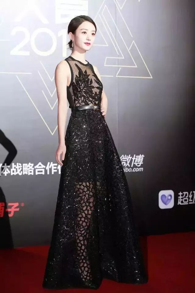 蔡徐坤朱一龙吴亦凡…这个冬天男星“不要脸”了，女星也不露腿了