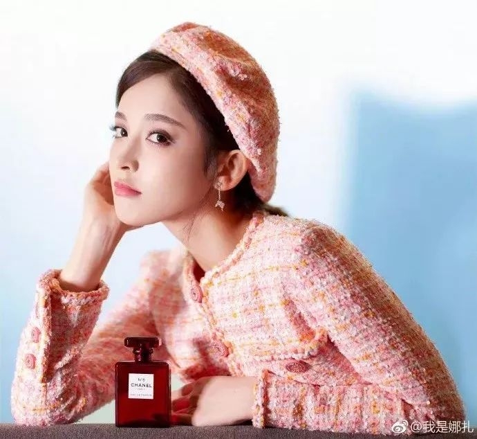 关晓彤北京大妞造型获封“出道最佳”，最新一波小花美照你pick谁