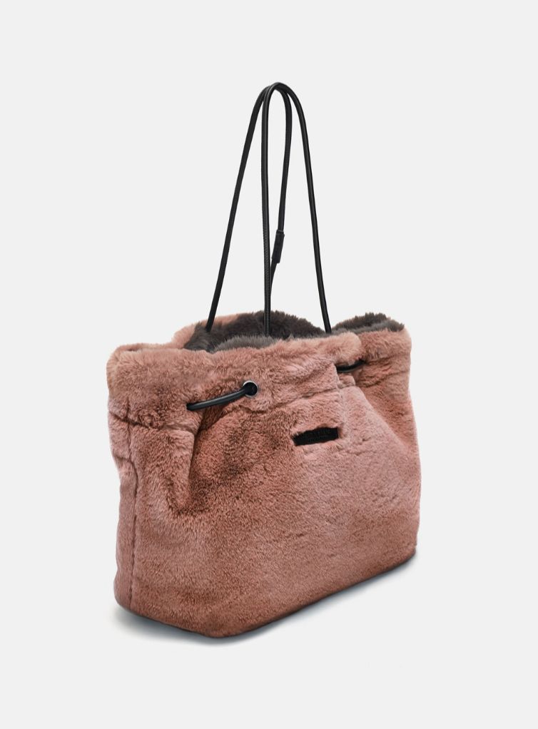 30件冬季必备毛绒绒单品，既能保持温度也能拥有风度！