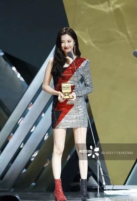 李宣美南韩腿精人设崩了！赢了五亿天价美腿，却输给赵薇？