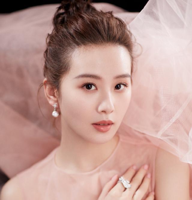 网曝刘诗诗试管婴儿费用细节,长时间休假竟是