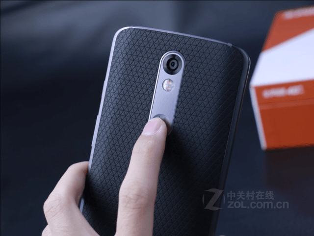 每日猜机:搭载Windows Phone 8操作系统