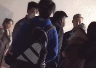 小海绵也太可爱了吧！探班baby竟然抢了所有风头