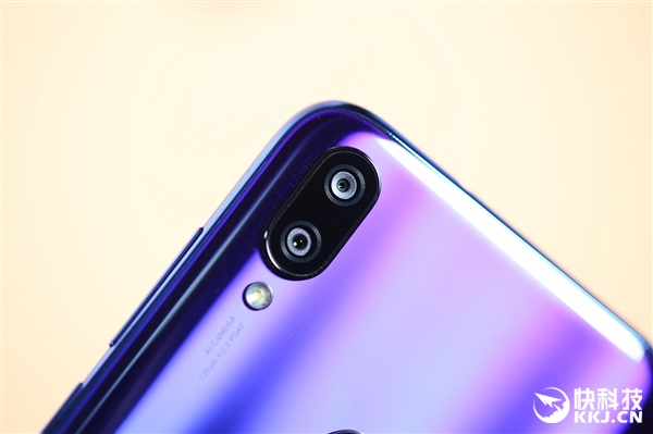 1099元！小米Play开箱图赏：后背渐变酷炫