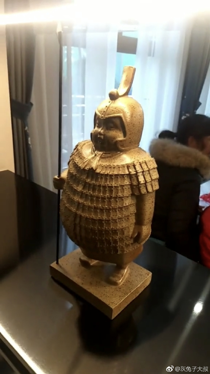 每日神段子丨去漫展看看就知道有多少蜘蛛侠了，年底冲业绩吗？