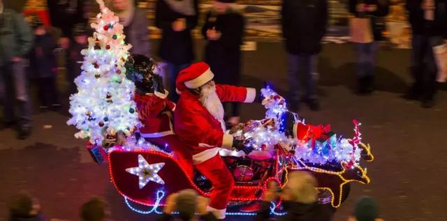 圣诞节,那些不骑驯鹿骑哈雷的圣诞老人们