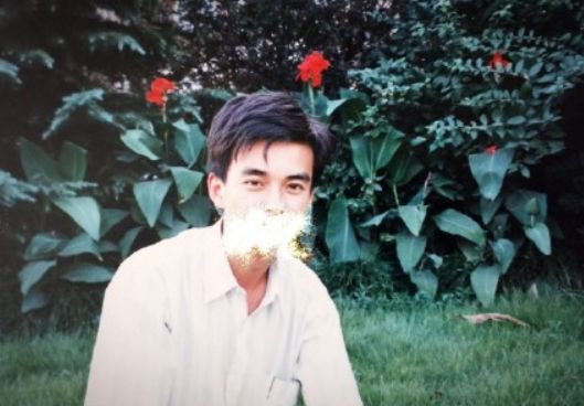 一夜爆红、屠版多个论坛的00后爆吹是新一代盛世美颜，但未修图…