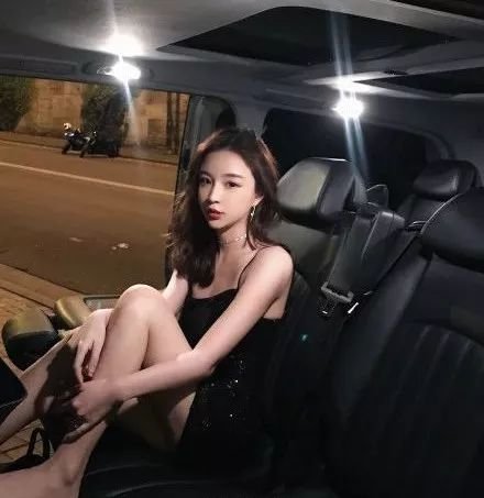 不仅小S自曝打针！王思聪前女友被指脸崩认不出！！！