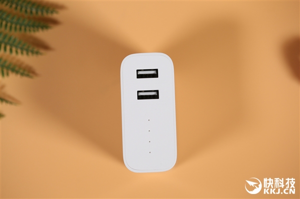 18W快充！99元小米二合一移动电源图赏