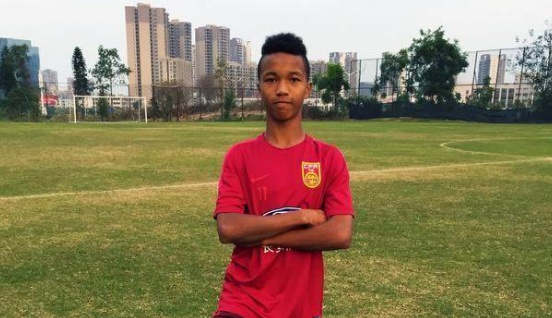 中国足球新希望!中非混血小将入选U16国足 已被归化入中国籍