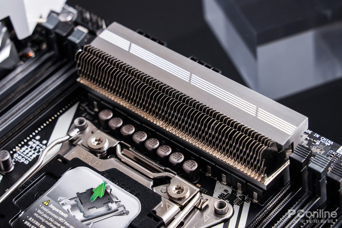 华硕PRIME X299-DELUXE II主板评测：能驾驭18核处理器的大师