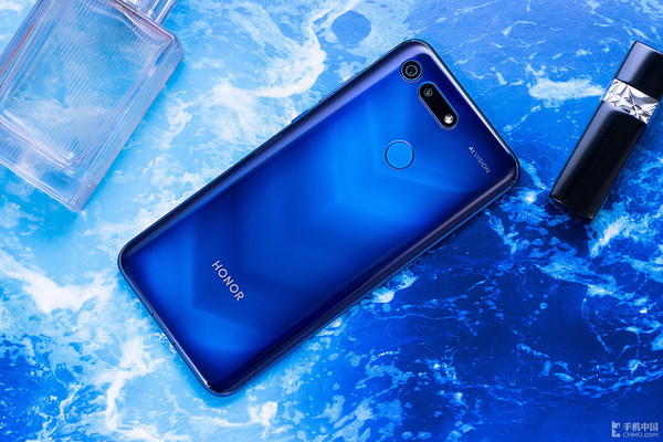 早报: 荣耀代言人赵丽颖怀孕/JioPhone爆炸