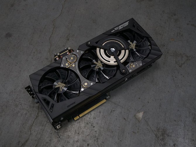 七彩虹CGU2018开幕 卡皇九段同台发布