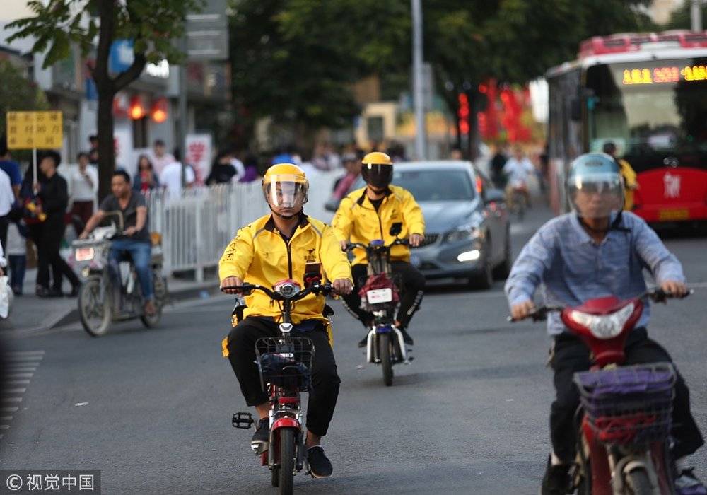 【虎嗅晚报】李斌赢下交付赌局；雷军“吊打”友商：生死看淡，不服就干