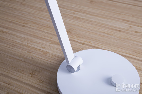 米家台灯Pro今日开售 米家/HomeKit无频闪仅售349元