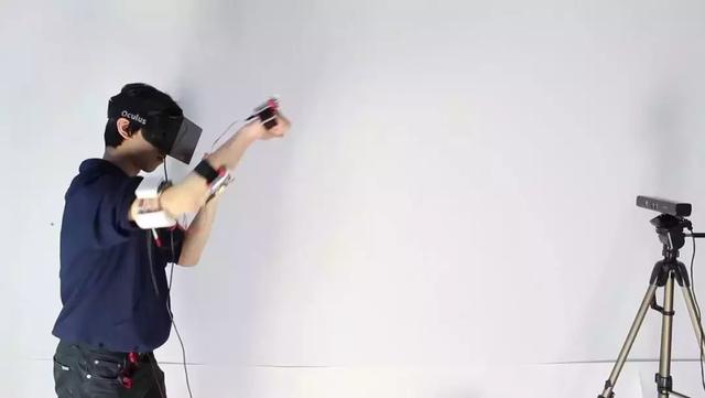 当鼠标、耳机和键盘一起颤抖:游戏中的力反馈究竟有多重要?