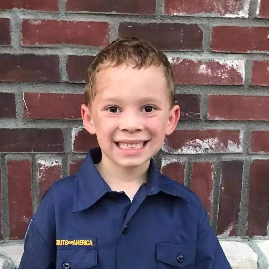 真人实测6款故宫云鹤螺钿系列口红，故宫IP最后的挽尊机会？